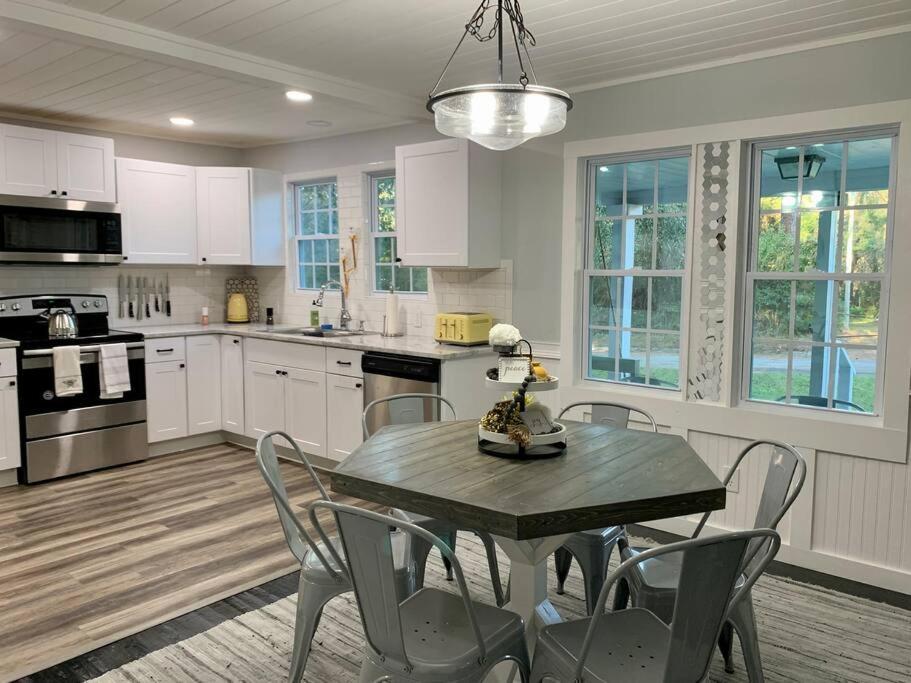 Honeycomb Gem, Beautifully Designed & Near Downtown Thomasville Luaran gambar