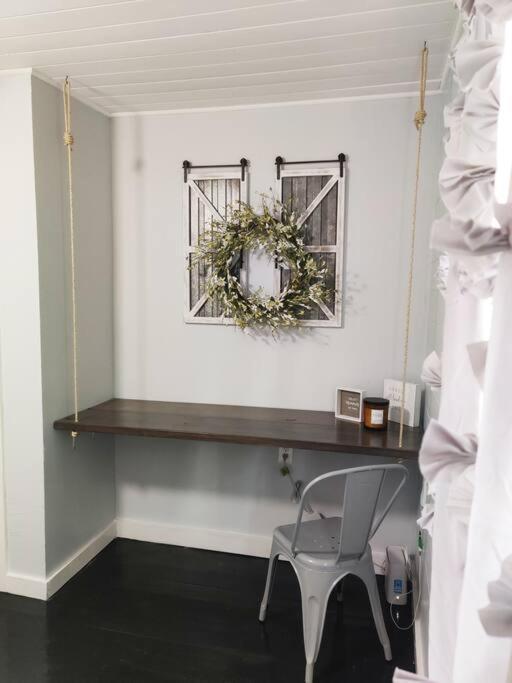 Honeycomb Gem, Beautifully Designed & Near Downtown Thomasville Luaran gambar