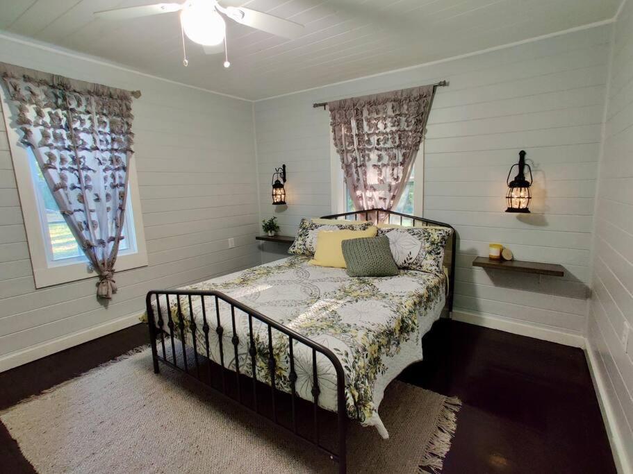 Honeycomb Gem, Beautifully Designed & Near Downtown Thomasville Luaran gambar
