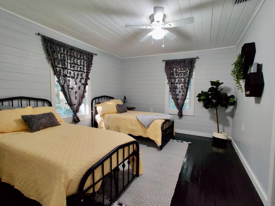 Honeycomb Gem, Beautifully Designed & Near Downtown Thomasville Luaran gambar