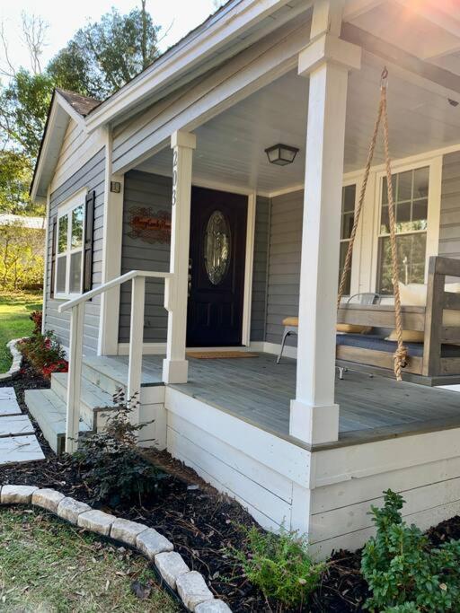 Honeycomb Gem, Beautifully Designed & Near Downtown Thomasville Luaran gambar