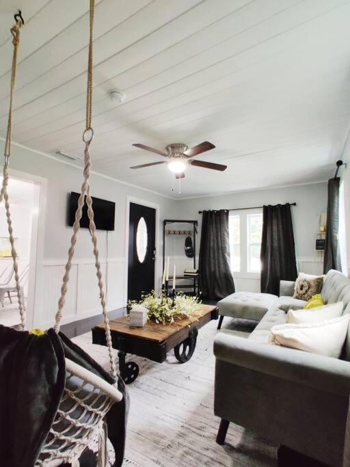 Honeycomb Gem, Beautifully Designed & Near Downtown Thomasville Luaran gambar