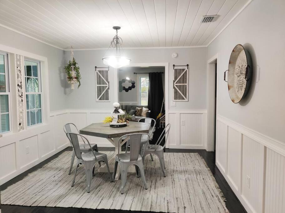 Honeycomb Gem, Beautifully Designed & Near Downtown Thomasville Luaran gambar