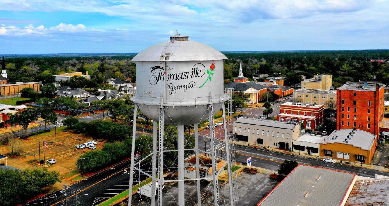 Honeycomb Gem, Beautifully Designed & Near Downtown Thomasville Luaran gambar